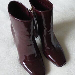 JLO by Jennifer Lopez Women's Josey Ankle Boot in burgundy (size 8/38.5)